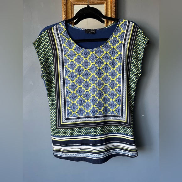 The limited women’s blouse - Picture 2 of 5